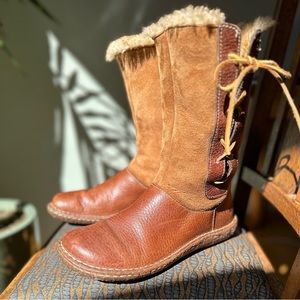 Born leather boots with sheep skin lining US 8.5